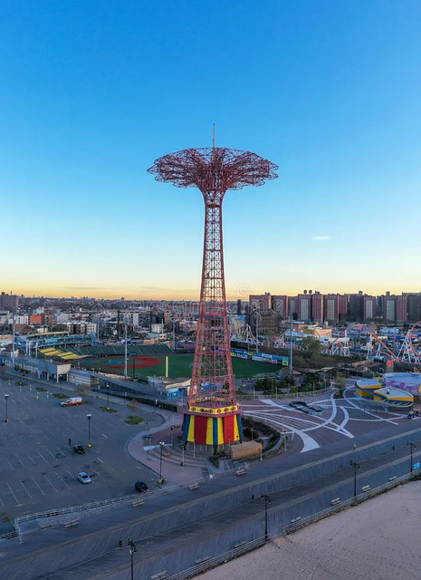 Coney Island’s Parachute Ride Has Closed But The Structure Remains