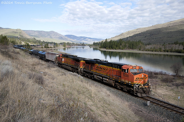 BNSF 6090 East, empty oil, along the Flathead between Dixon and Paradise, Montana