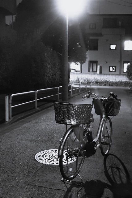 bike at night - tokyo