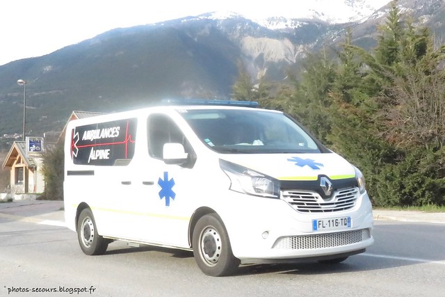 Ambulance Alpine - renault trafic