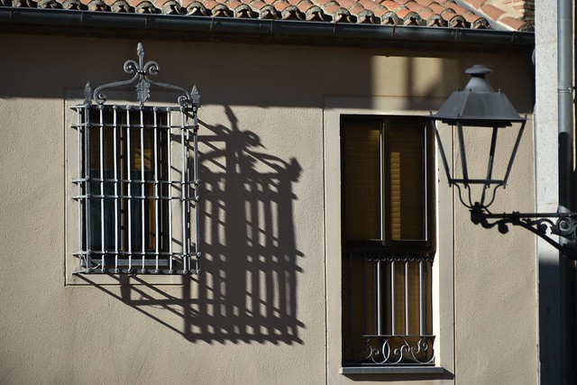windows, shadow and lamp