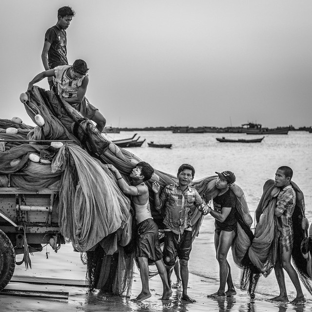 L’union fait la pêche….                   Myanmar