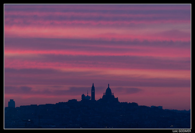 Sunrise light beyond sacré-Coeur