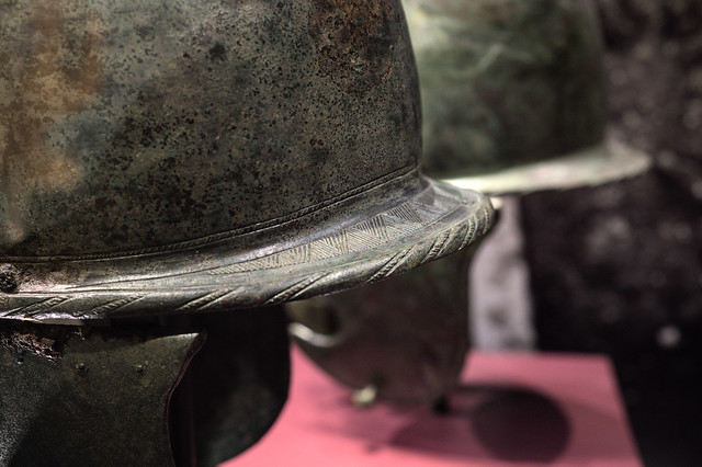 Taranto, Contrada Lupoli, Tomb XLIII: helmet 2, 4