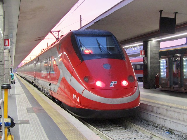 A class 404 at Napoli Ctl
