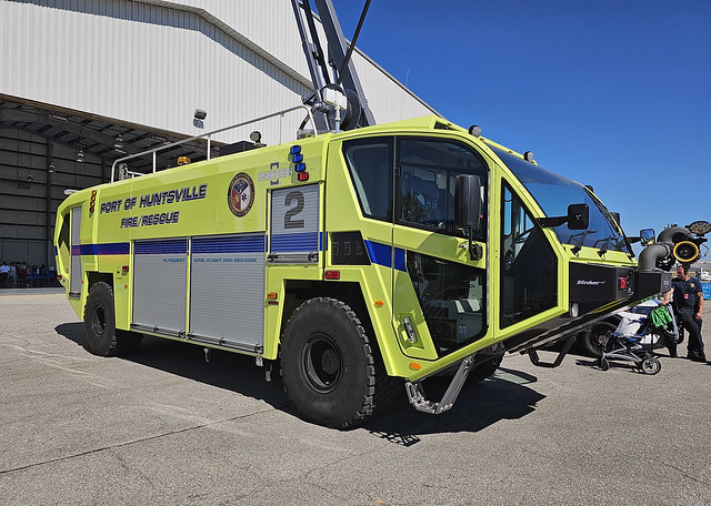 OSHKOSH Striker Aircraft Rescue and Fire Fighter