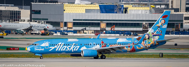 Alaska 737 special livery at LAX
