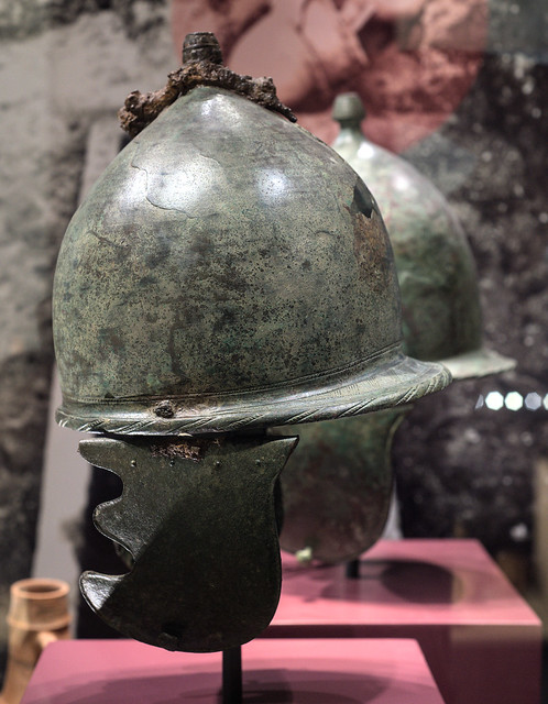 Taranto, Contrada Lupoli, Tomb XLIII: helmet 2, 2