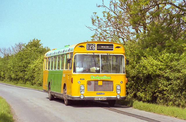 Badgerline 1332 (OAE954M) near Axbridge 18th May 1992