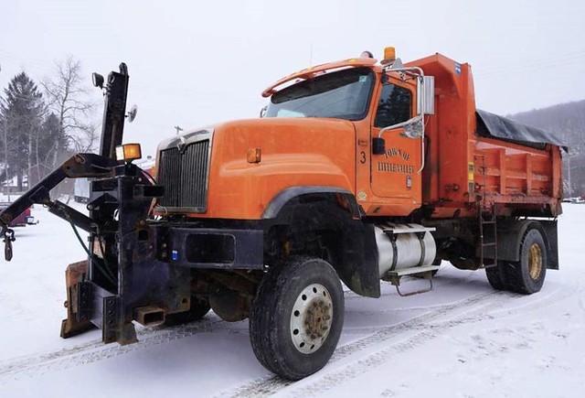 Town of Little Valley, NY 2009 International Paystar 5500i 4x4 dump-plow with sander - truck No. 3_1