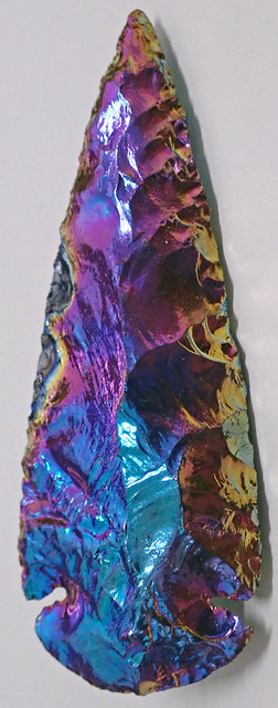 TiO2-coated obsidian arrowhead with 2-beam interference colors 2