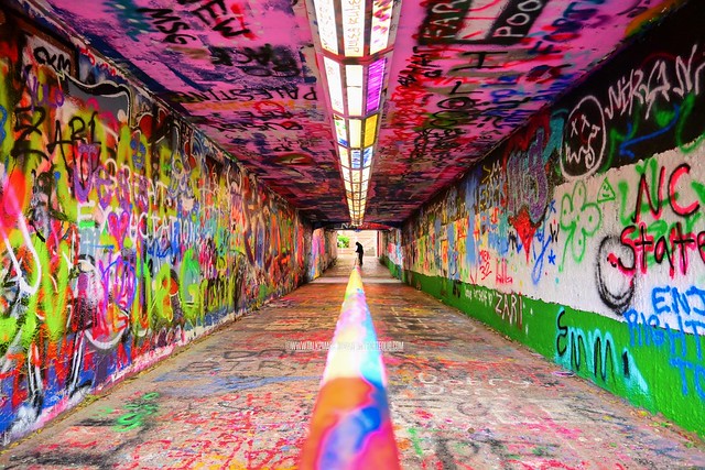Free Expression Tunnel Vanishing Point
