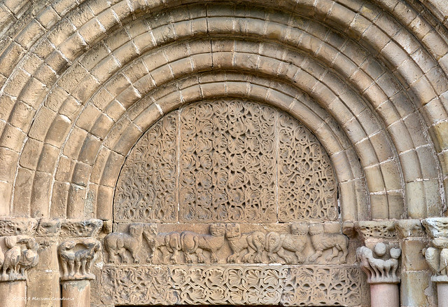 016.Colegiata de San Pedro de Cervatos - main doorway lintel