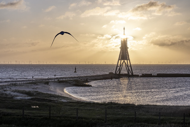 Sunrise behind the Kugelbake in Cuxhaven | Sonnenaufgang hinter der Kugelbake in Cuxhaven