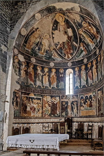 Basilica of the Holy Trinity of Saccargia interior