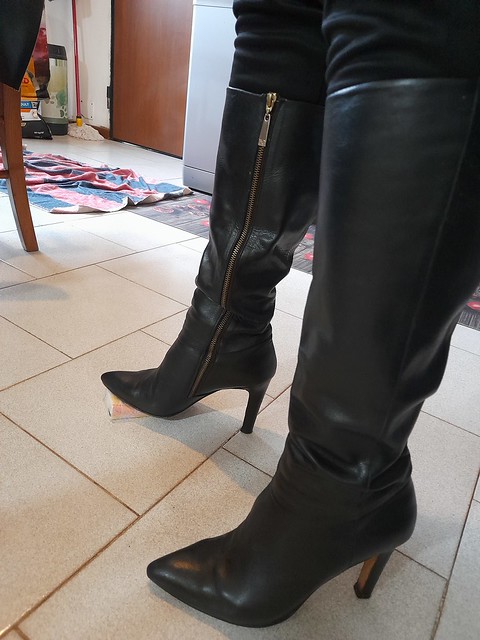 heels boots crush