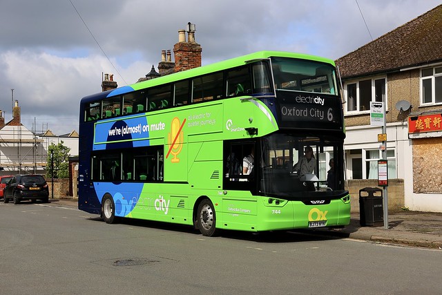 Oxford Bus Company 744.