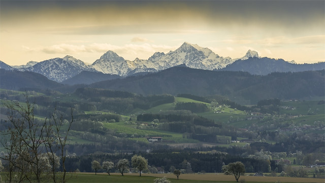 _DSC47840 An outlook to the Northren Limstone Alps from the Most Quarter / Lower-Austria