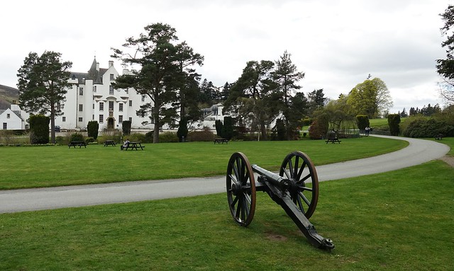 Blair Castle and Cannon