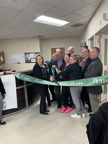 UHS Delaware Valley Walk-In Ribbon Cutting