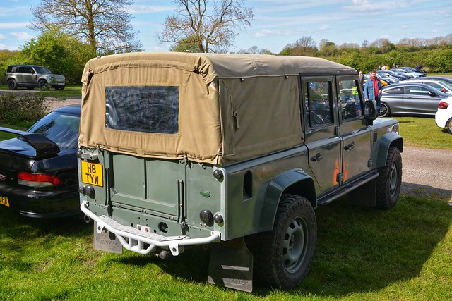 Land Rover Defender 130”