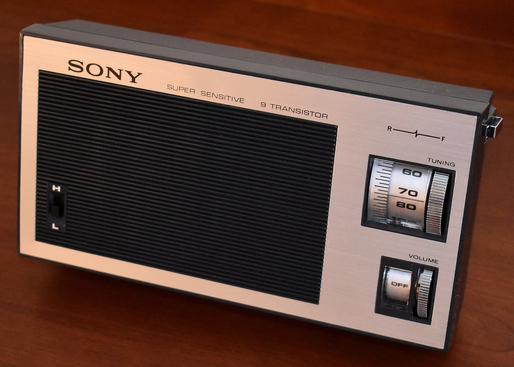 Vintage Sony Portable Transistor Radio, Model 6R-11, AM Band, 9 Transistors, Made In Japan, Circa 1967