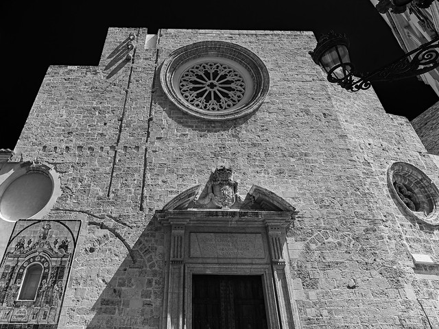 Entrance - Santa Catalina Church (Monochrome) Valencia (OM1 & Panasonic - Leica 10-25mm f1.7 Zoom) (1 of 1)