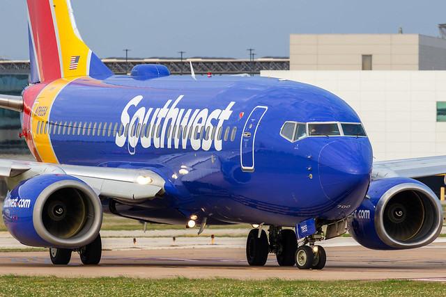 Southwest Airlines  B737-700  N7855A