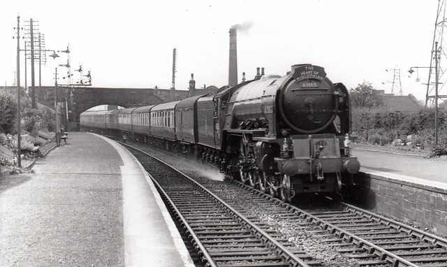 BR Peppercorn Class A1 4-6-2 60160 AULD REEKIE passing Joppa with The Heart of Midlothian.for King's Cross.
