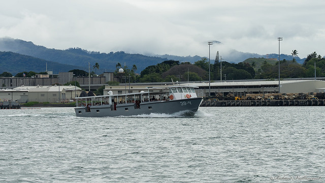 Tourists Transfer Boat to The USS Arizona Memorial - Pearl Harbor - Honolulu - Hawaii - USA - 06740