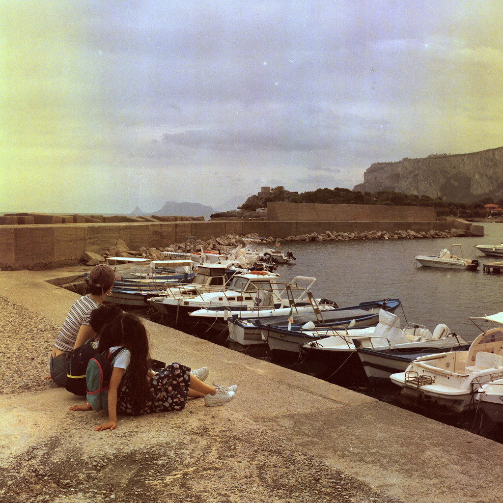 Capo Gallo x Mondello, Sicilia. (Film 120) | Exp. 03/2014 Rollei Digibase CN 200 (Agfa-Gevaert).