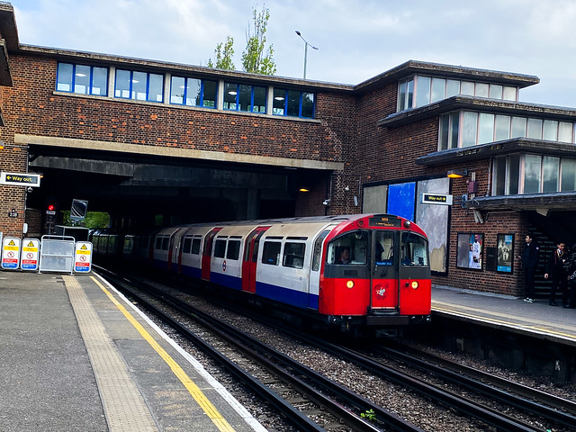 1973 Stock | 173 | Piccadilly Line | Park Royal Station
