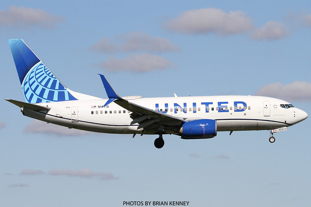 UNITED AIRLINES 737-724