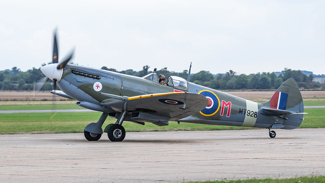 RAF V.S.359 Spitfire HF.VIIIc MT928/D-FEUR 'ZX-M'