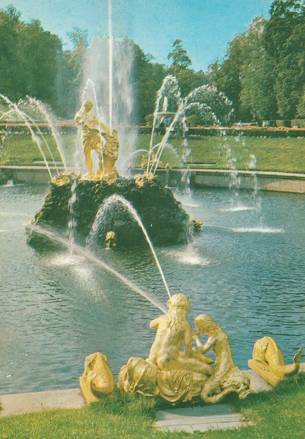 Russia St. Petersburg - Peterhof (Samson Fountain)