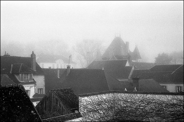 Villeneuve sur Yonne dans la brume