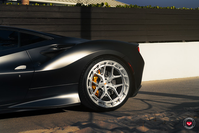 Ferrari F8 - LC3 Series - LC3-01T - © Vossen Wheels 2024 - 12