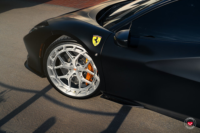 Ferrari F8 - LC3 Series - LC3-01T - © Vossen Wheels 2024 - 11