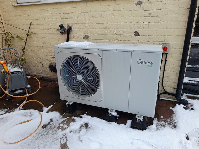 The heat pump in the snow