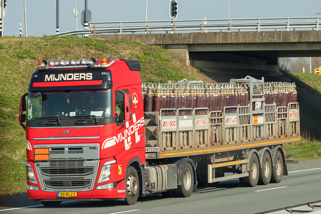 06-BLJ-3, = Volvo FH4 globetrotter, from Mijnders/ BOC, Holland.