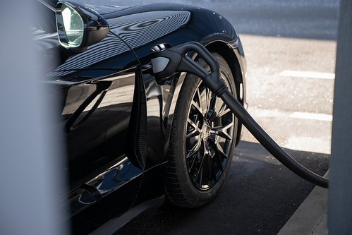 Carros elétricos com mais autonomia em 2024