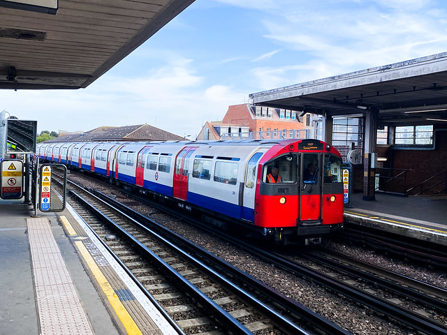1973 Stock | 201 | Piccadilly Line | South Harrow Station