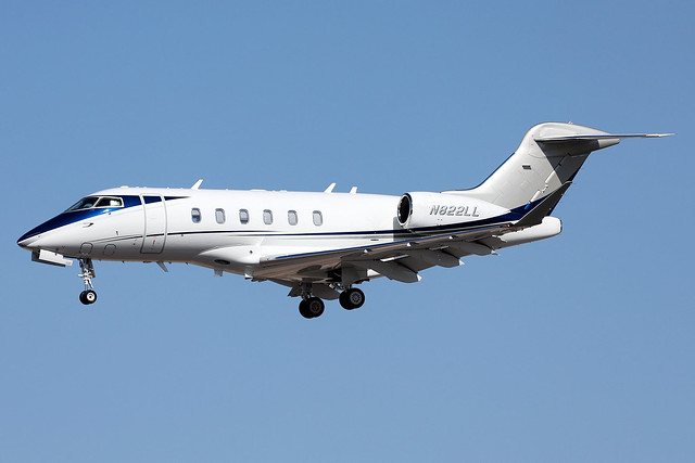 Elite Air | Bombardier Challenger 350 | N822LL | Las Vegas Harry Reid