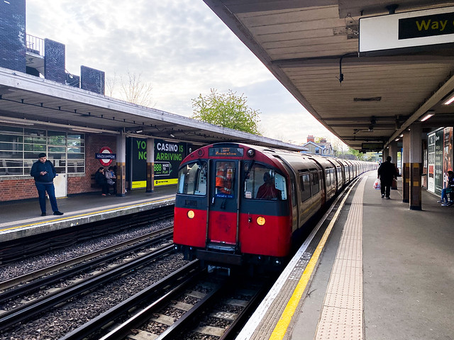 1973 Stock | 213 | Piccadilly Line | South Harrow Station