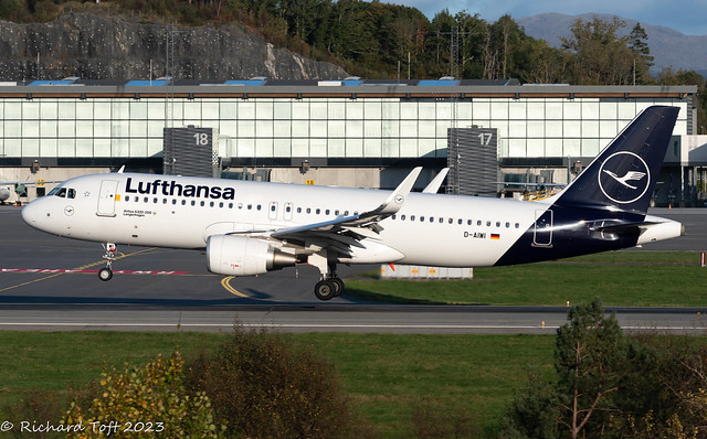 LUFTHANSA A320-200 D-AIWI BERGEN FLESLAND 07.10.2023
