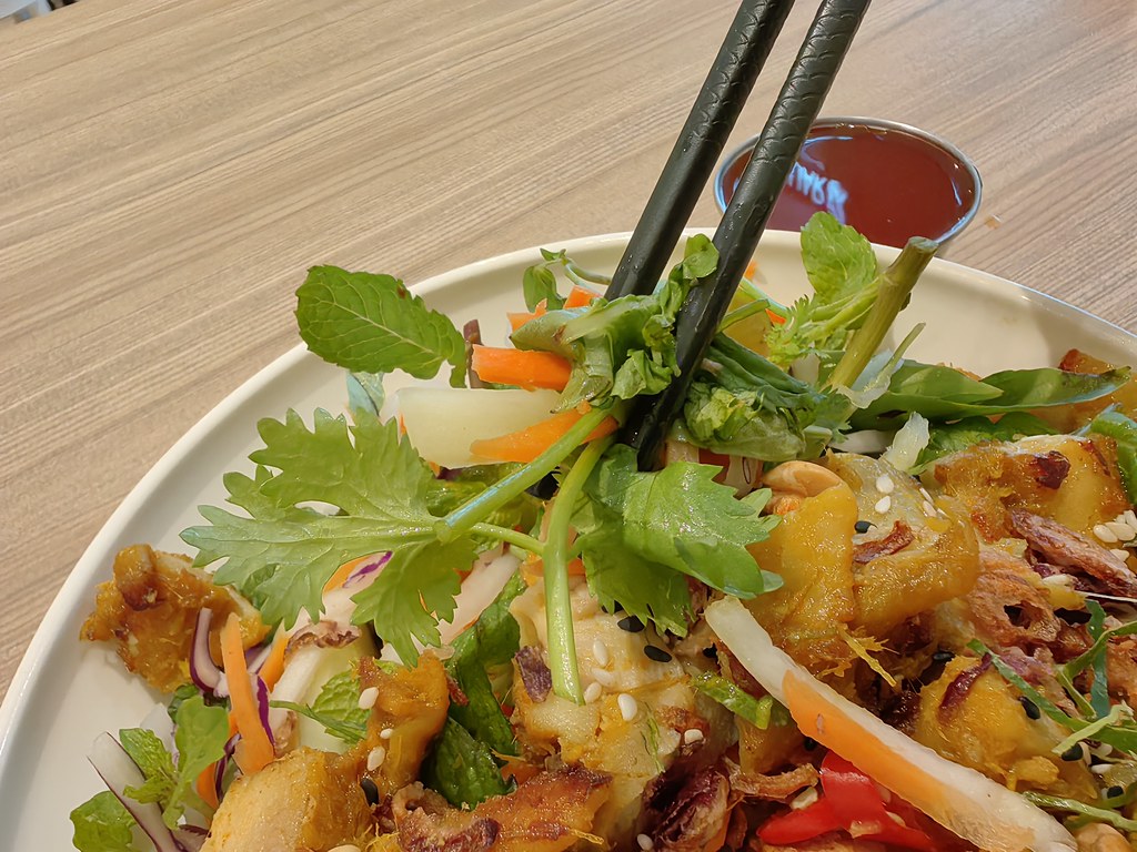 檸檬草雞扒沙拉 Lemongrass Chicken Chop Salad rm$17.90 @ 越南河粉專家 Divietz in Puchong Bandar Puteri