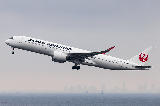 JAPAN AIRLINES A350-941XWB JA05XJ 001B