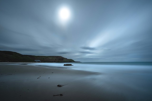 Blue tones and minimalism at Porth Oer
