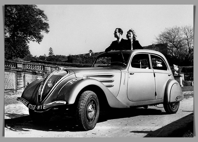 Peugeot 402 (1935).