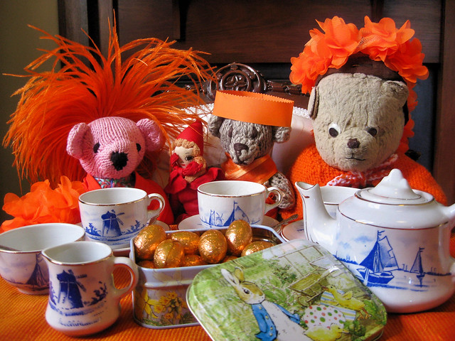 Paddington, Scout and Rosie Celebrate King’s Day
